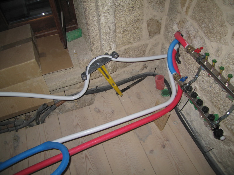 Ya van saliendo tuberías por el invento casero.